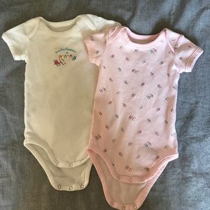 Boutchou baby girl bodysuits onesies 6 M Lot 2