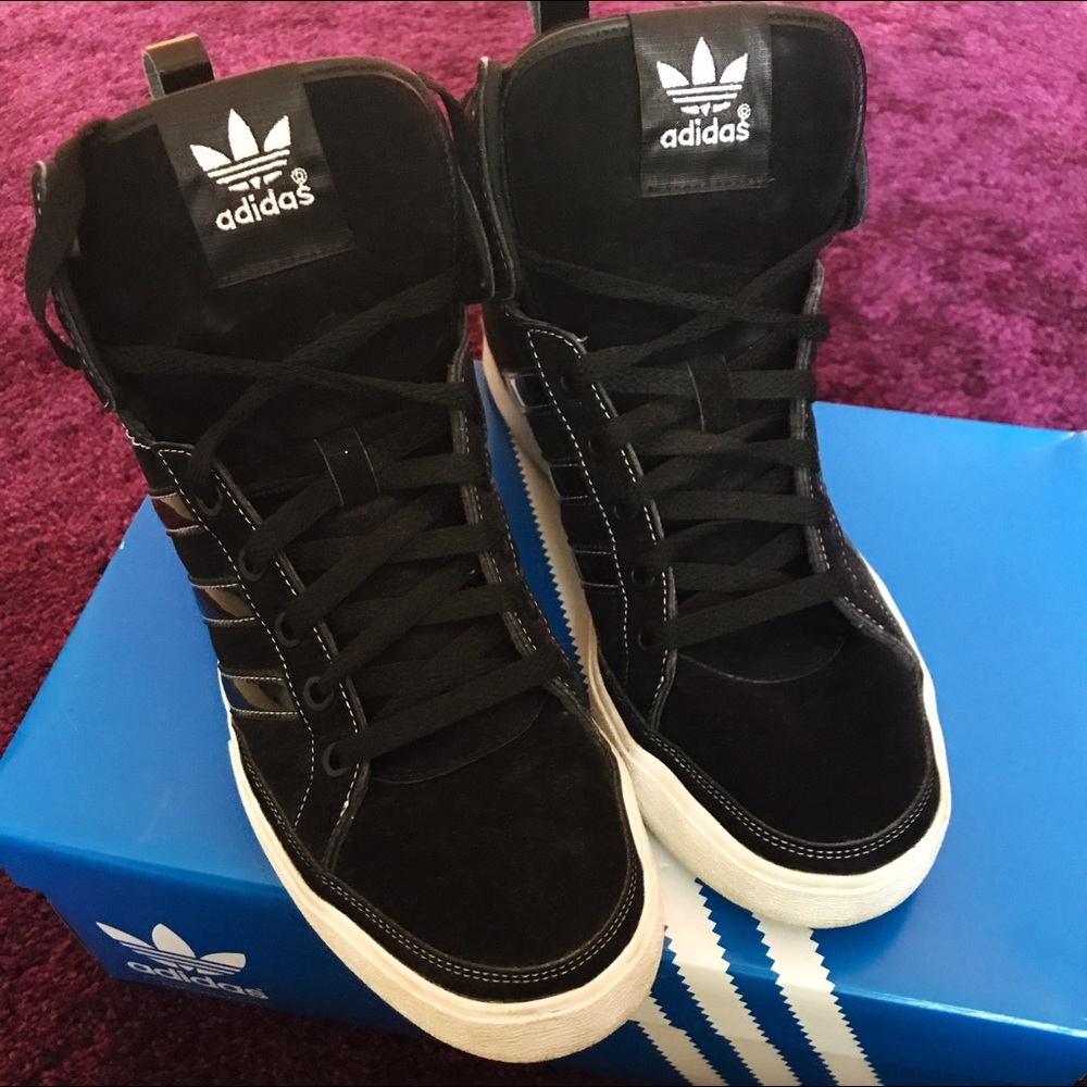 Womens Adidas Suede Black High top sneakers