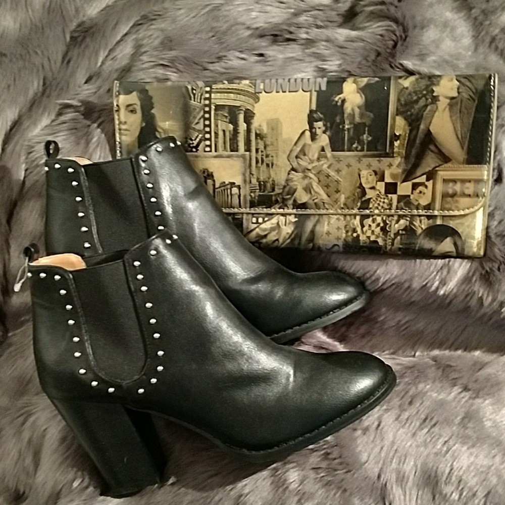Report black stud side gore booties sz 9