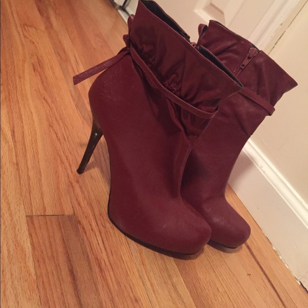 Brick red pleather stiletto ankle boots 9m Diba