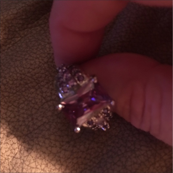 LADIES RING - Picture 2 of 2