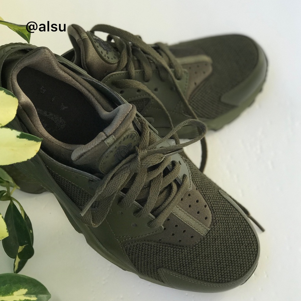 Nike Air Huarache M, size 11 - Picture 5 of 8
