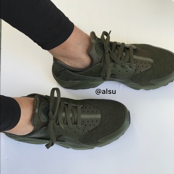 Nike Air Huarache M, size 11 - Picture 2 of 8
