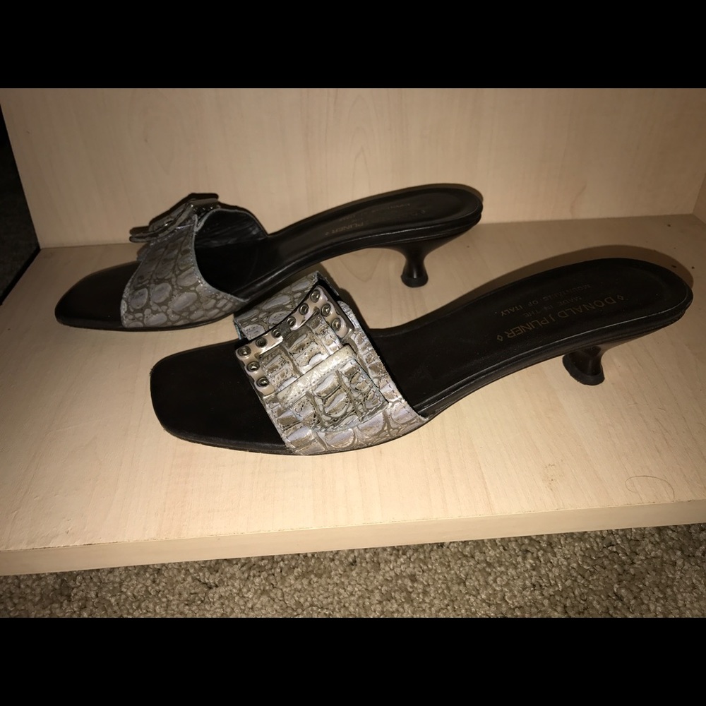 Donald J. Pliner Gray Sandals Size 8