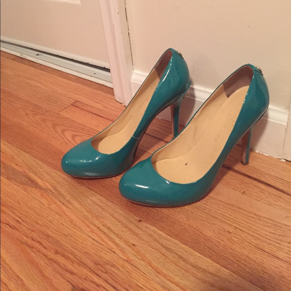 9m ivanka trump green high heels
