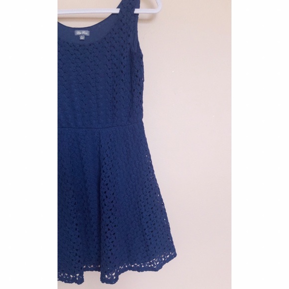 Lily Rose | Lace Dress - Picture 3 of 5