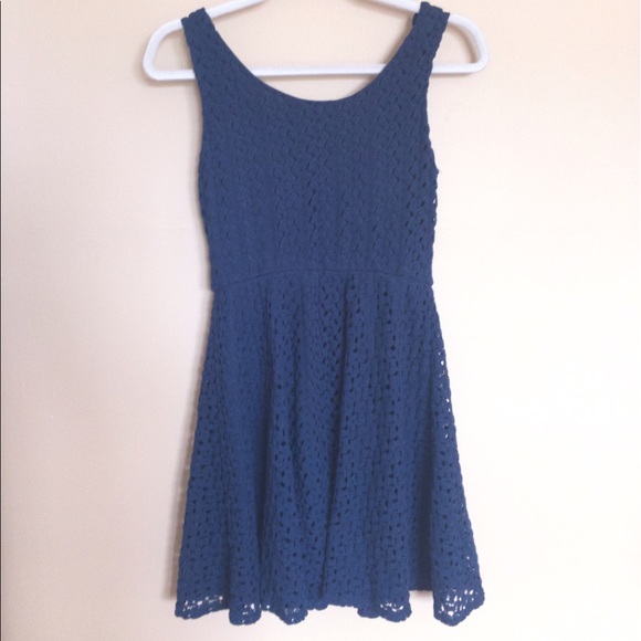 Lily Rose | Lace Dress - Picture 5 of 5