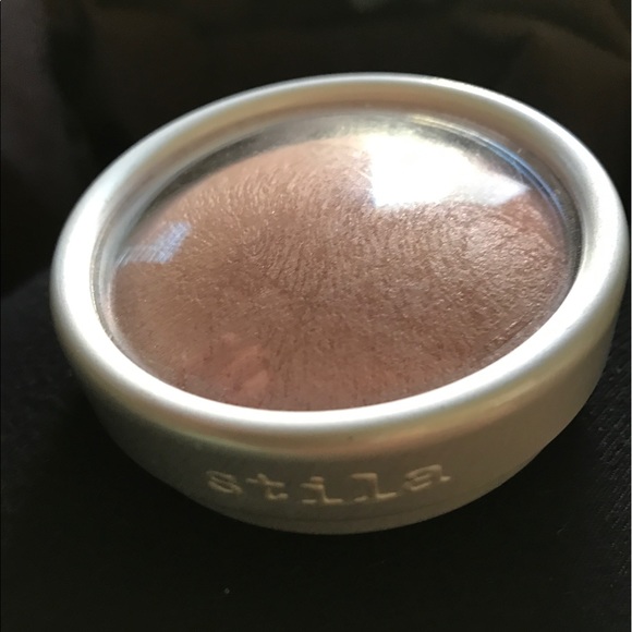 Stila - Picture 1 of 3