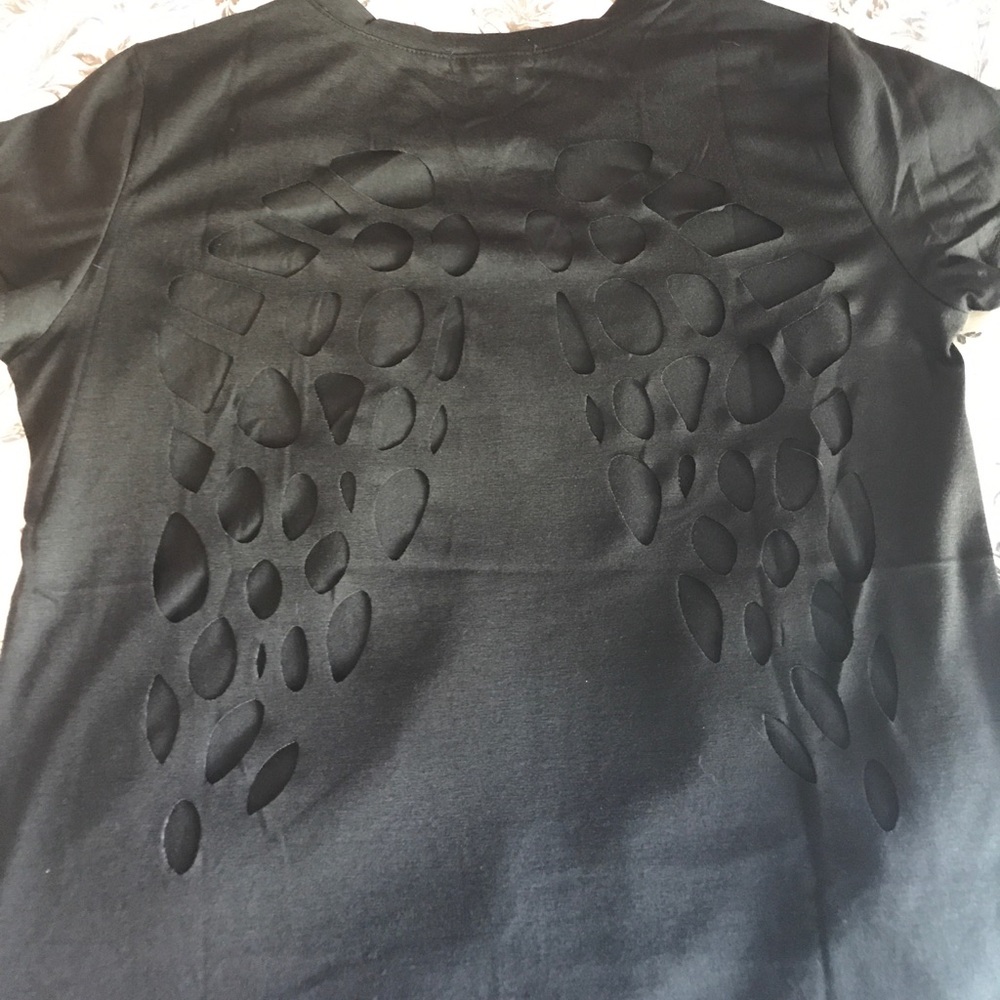 Black Wings Cut Out Tee - Picture 5 of 8