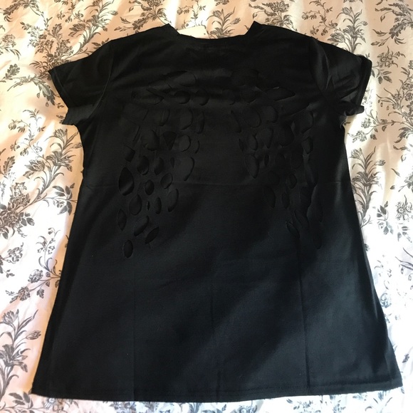 Black Wings Cut Out Tee - Picture 6 of 8