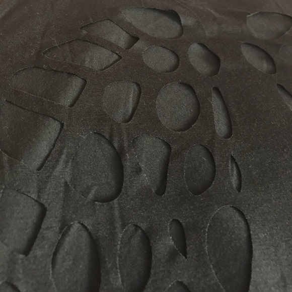 Black Wings Cut Out Tee - Picture 7 of 8