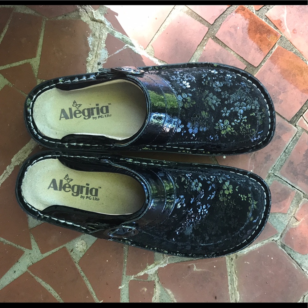 Alegria clogs with suede floral pattern