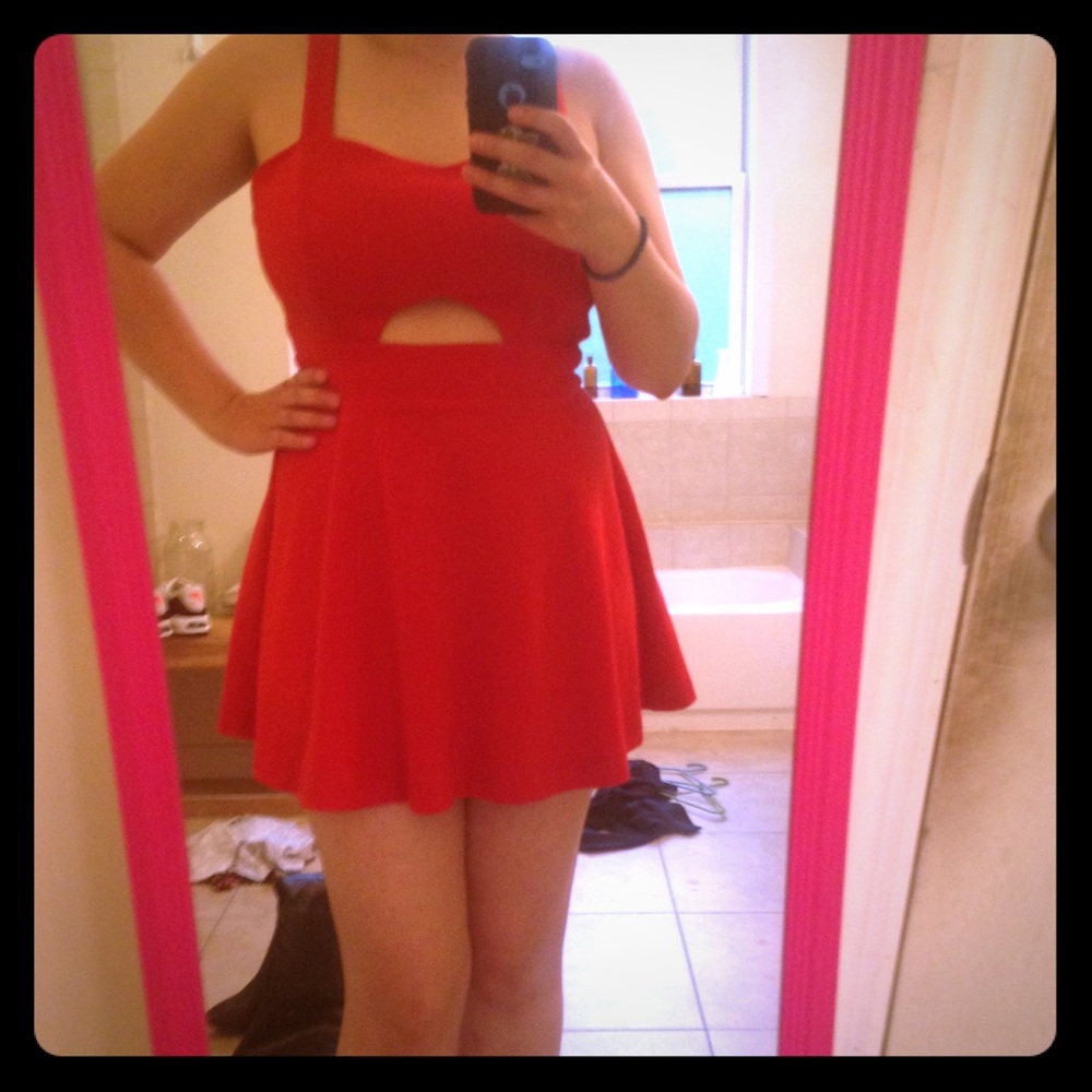 👗💄Red cutout skater dress