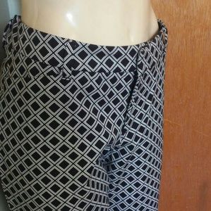 NWOT B&W Pixie / Crop Cut Pants Slacks