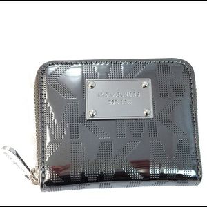 Michael Kors MK Signature Zip-Around Bifold Wallet