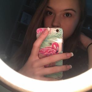 Meet your Posher, Dominique