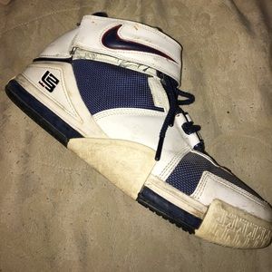 Nike LeBron II