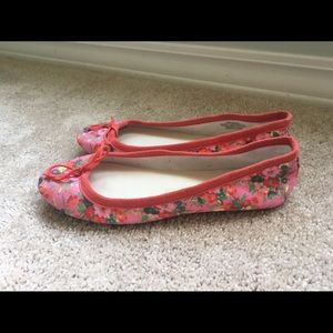 Gap floral slip ons