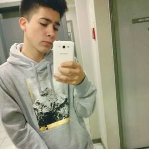 Meet your Posher, Matias