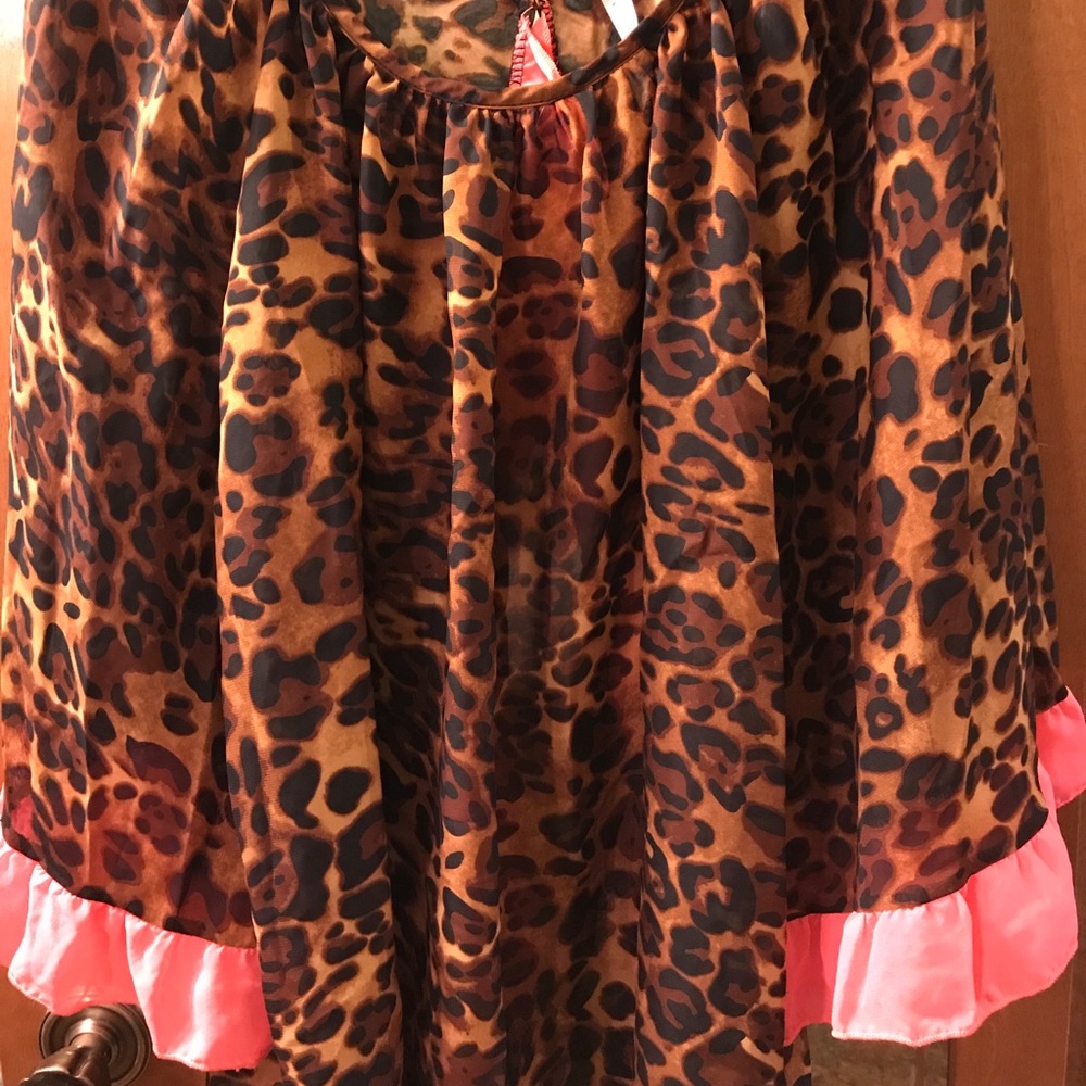 Cezanne XL. Brown/Black with Coral. Blouse