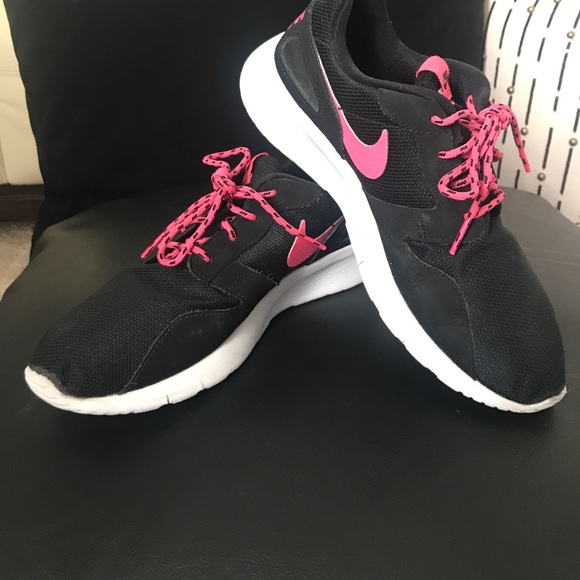 Nike Other - Girls Nike's Pink/Black
