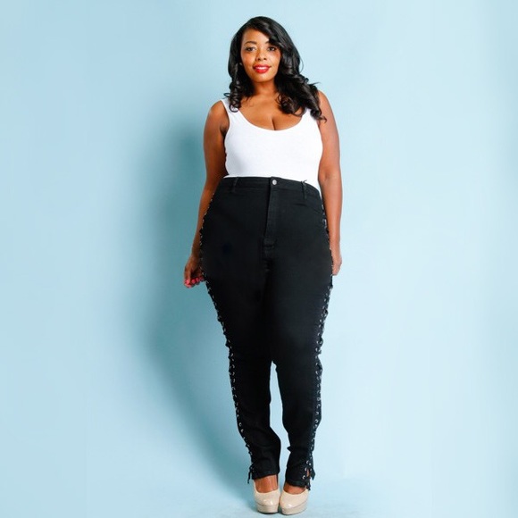 Plus size black high waist jeans - Picture 2 of 7