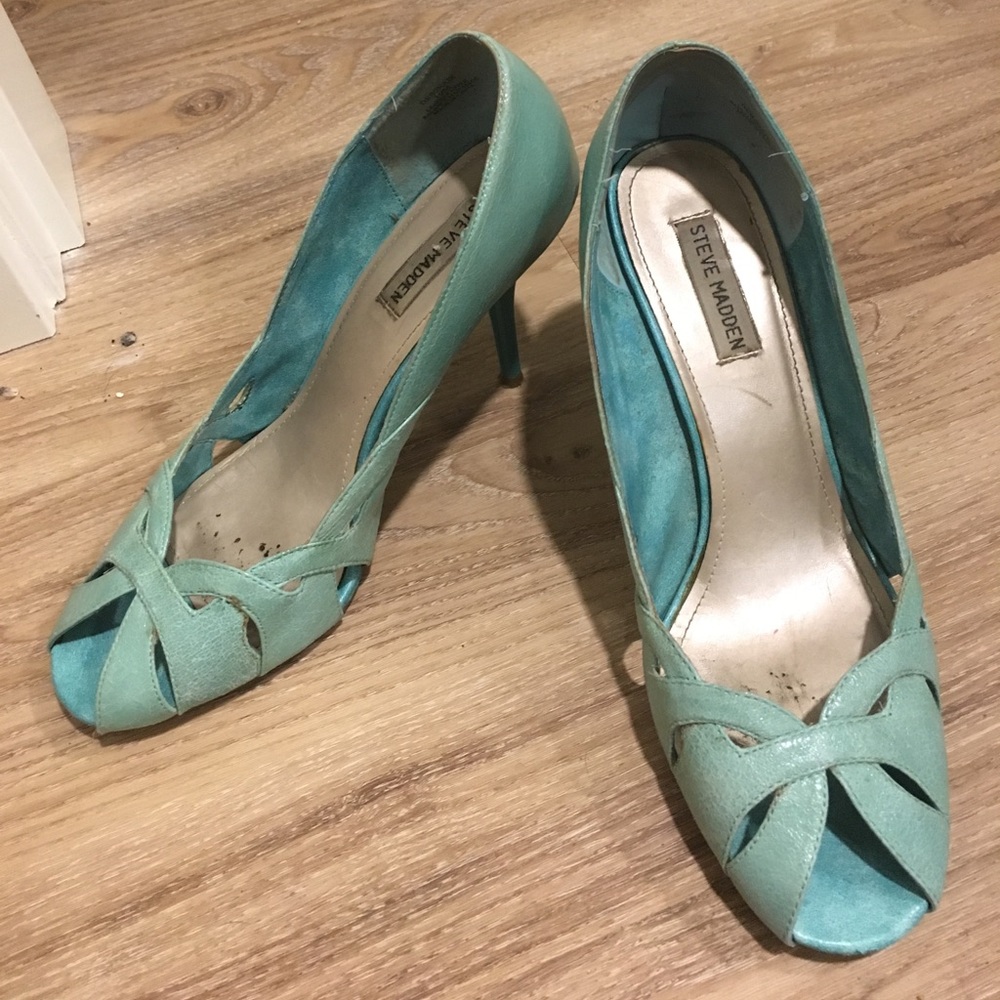 Turquoise Leather Steve Madden Pumps