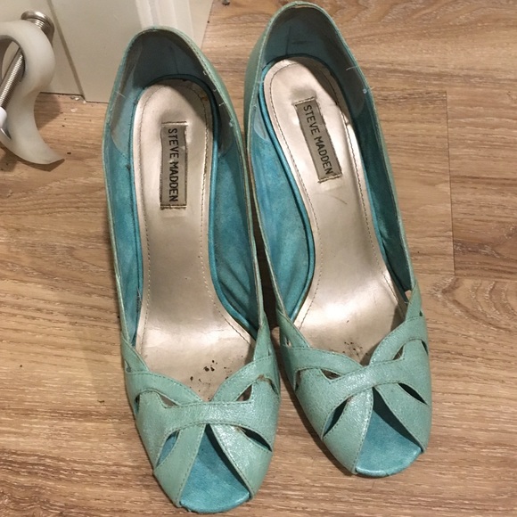 Turquoise Leather Steve Madden Pumps - Picture 3 of 5