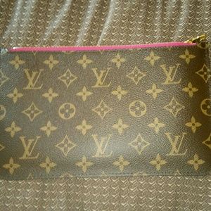 Authentic Louis Vuitton Pouchette