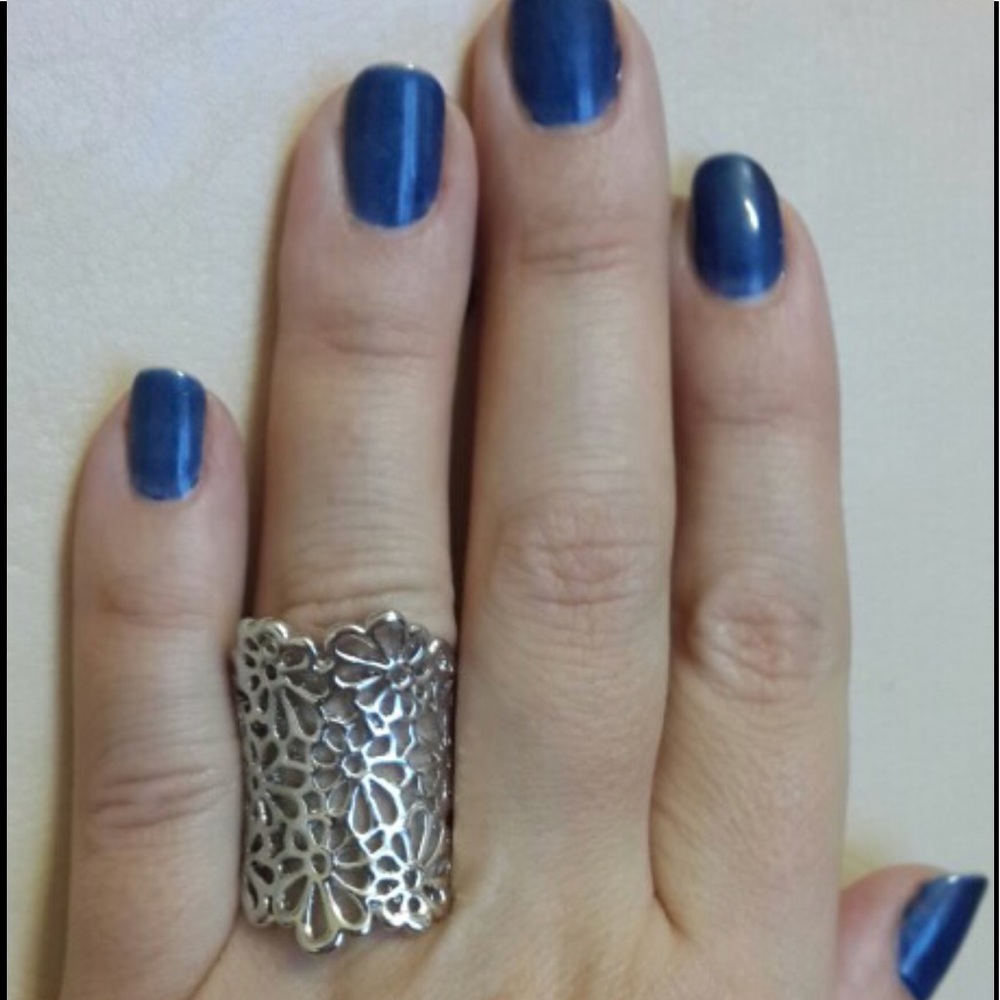 ROXI White Gold Statement Ring Flower Style SZ. 6 - Picture 2 of 4