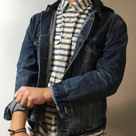 American Eagle Outfitters Other - AE Hooded denim jacket!