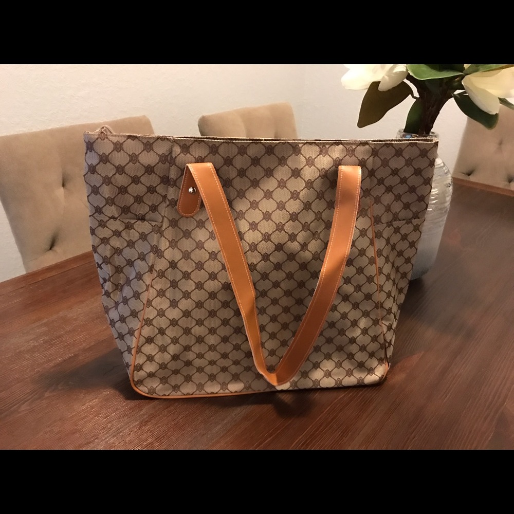 Medium size everyday tote ... brown pattern