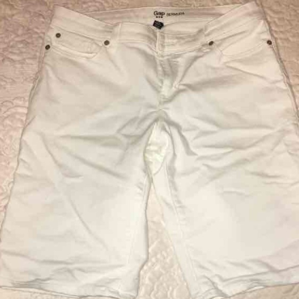 GAP Bermuda short