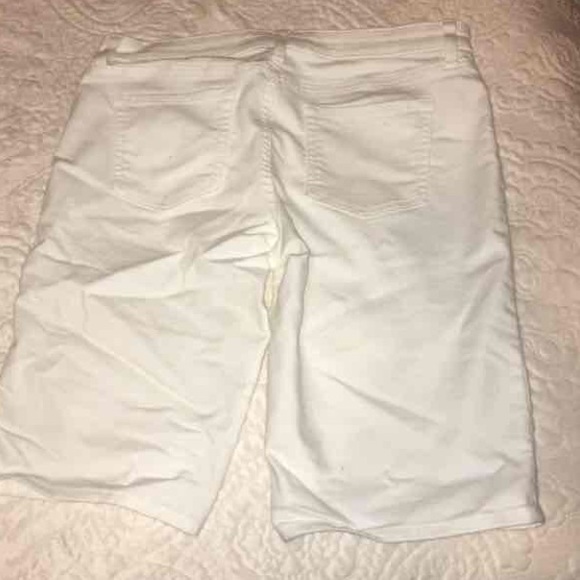 GAP Bermuda short - Picture 2 of 3