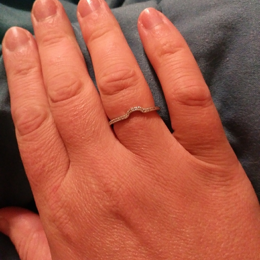 Silver diamond ring guard