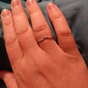 Silver diamond ring guard