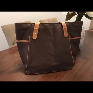 Medium size everyday tote ... brown