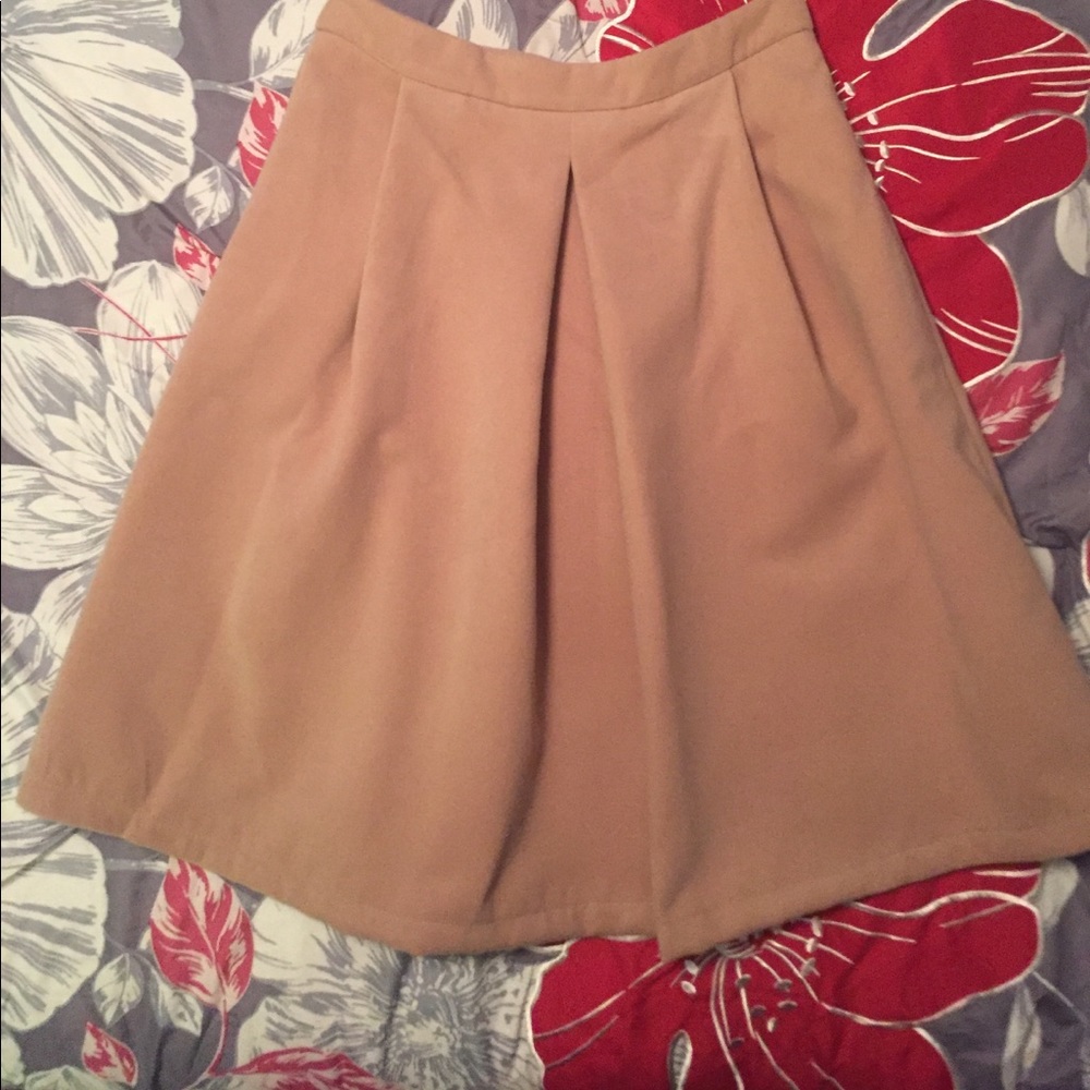 Wool and cashmere blend flare skirt.