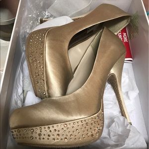 Beautiful Jeweled platform pumps