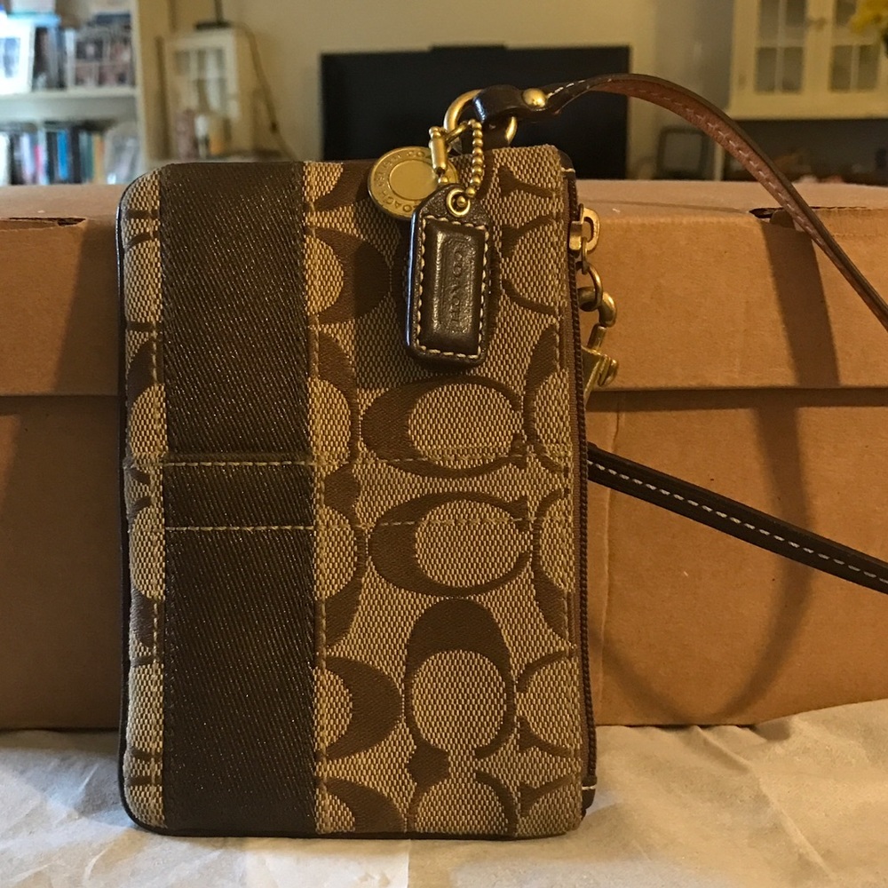 BROWN COACH WRISTLET