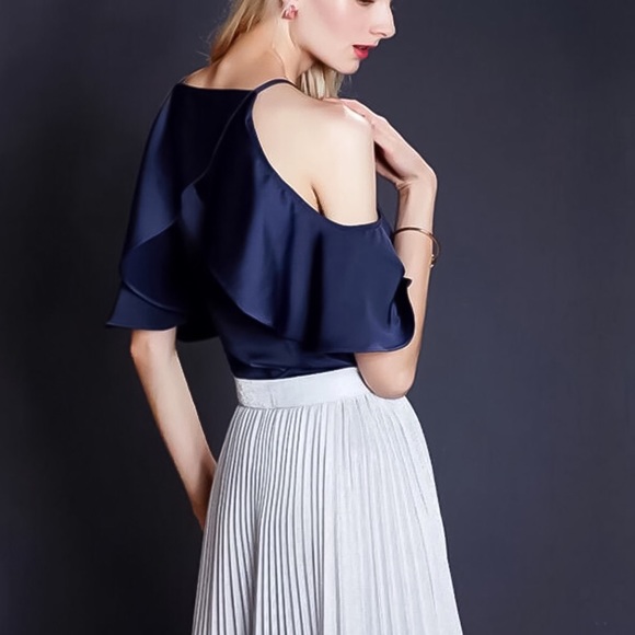 🎉HP🎉New Blue Cold Shoulder Blouse with Ruffle - Picture 2 of 2