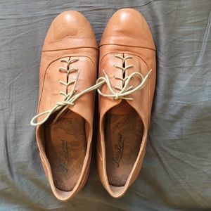 Tan leather Lucky brand lace up flats, size 10