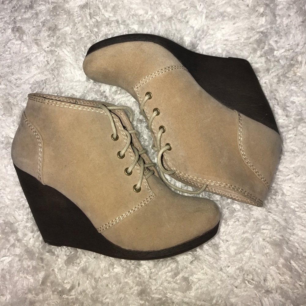 Bakers Kingston Wedge Suede Boot Nude/ Tan