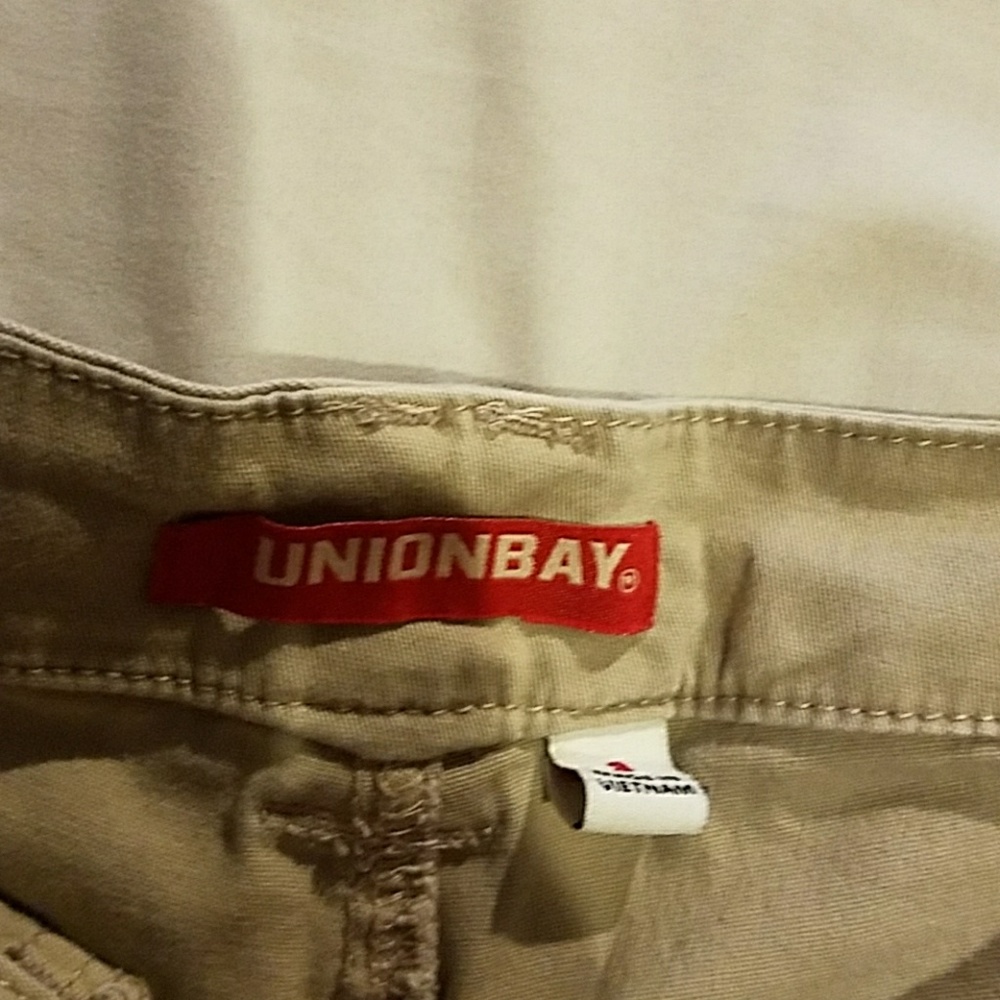Shorts - Picture 3 of 3