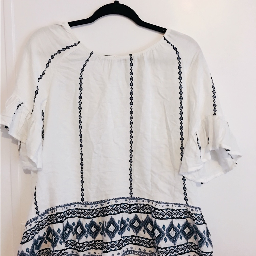 White & blue ruffle style blouse 💙