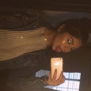 Meet your Posher, Yanira