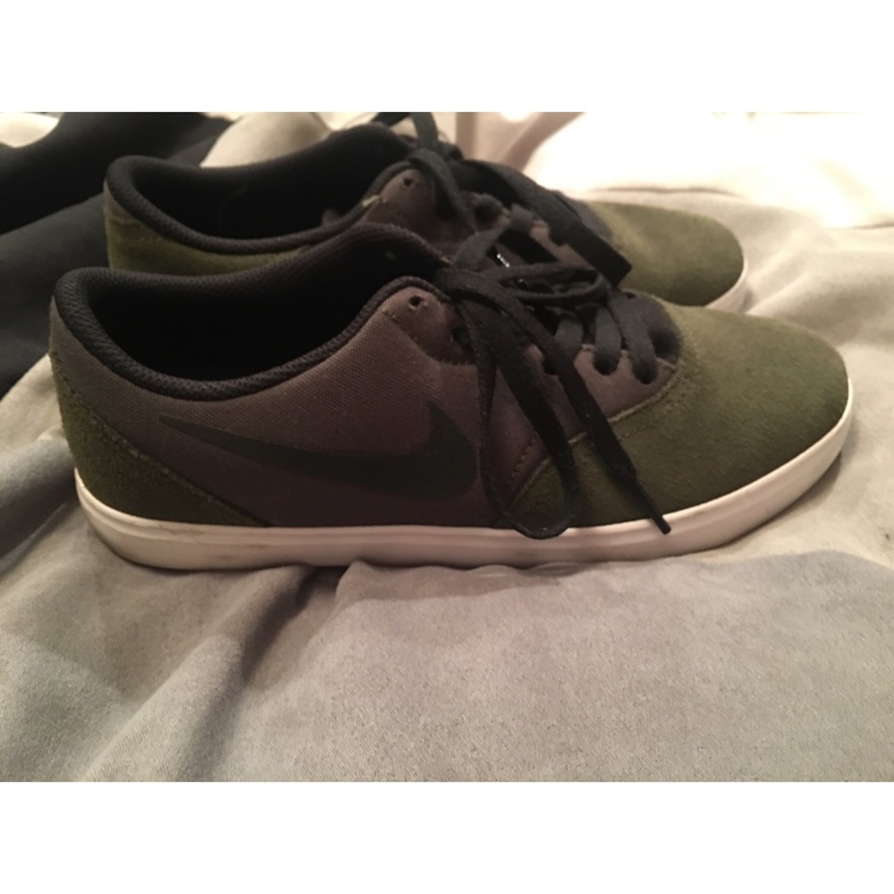 Olive green Nike SB