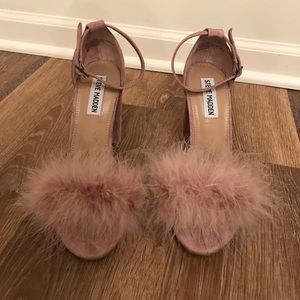 New fluffy heeled sandals
