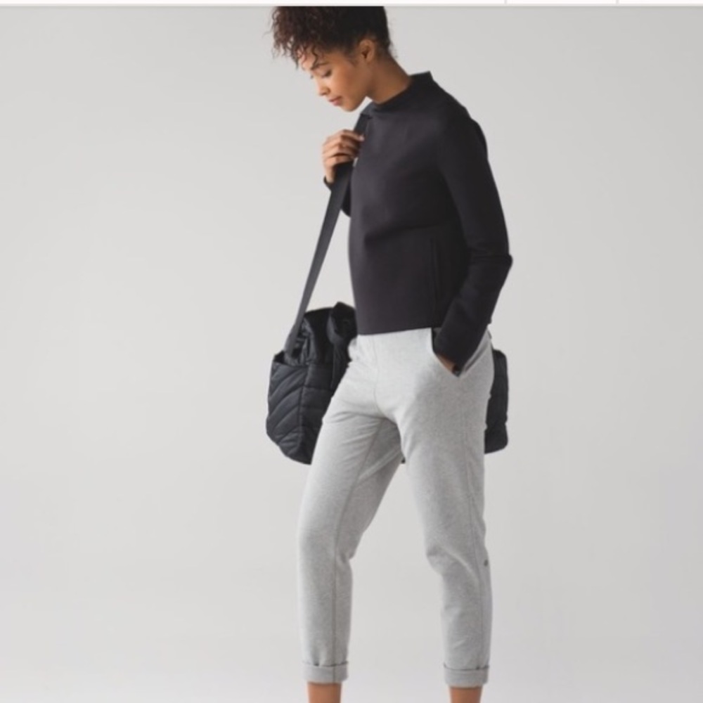 NWT Lululemon BLACK City Bound Turtleneck