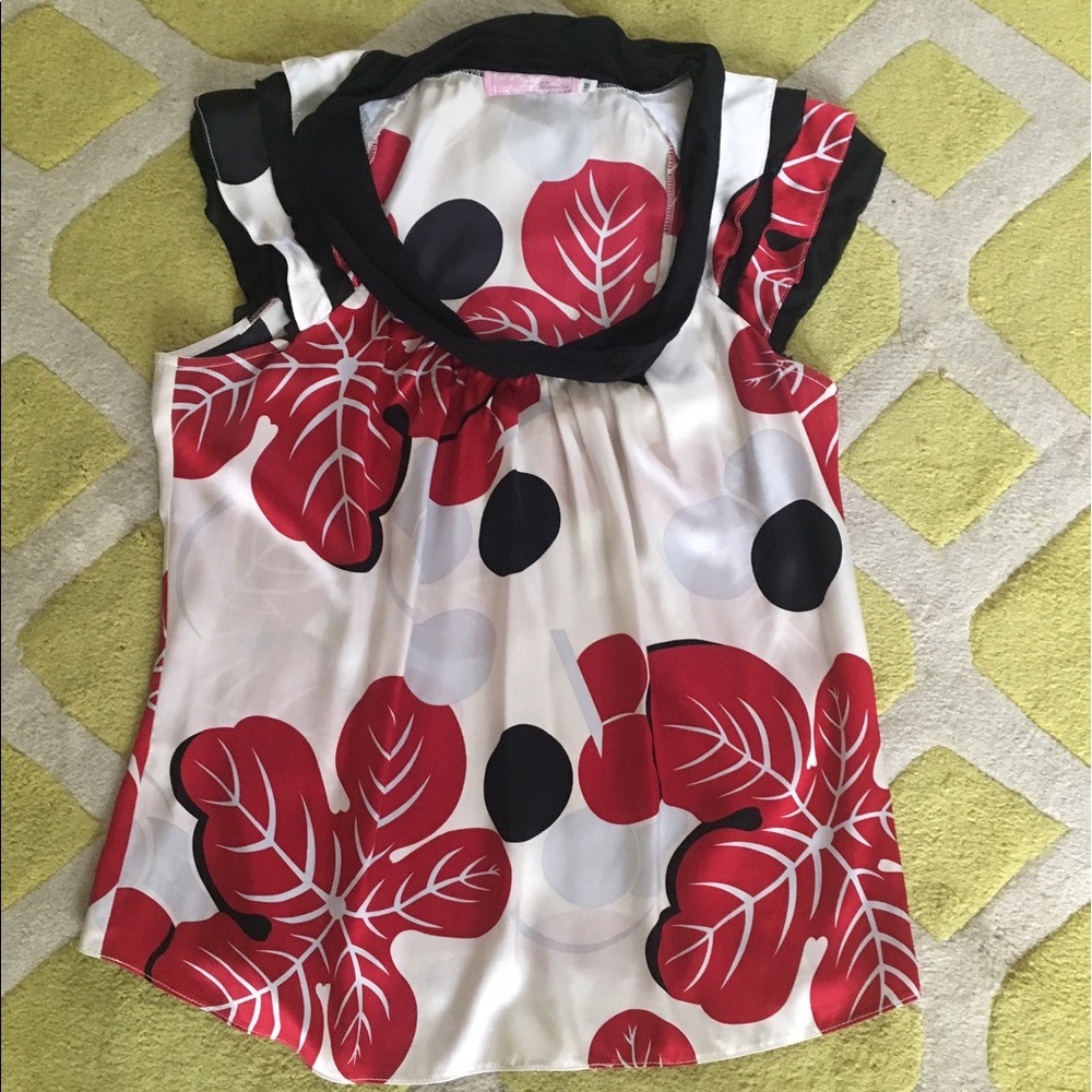Pretty red, blk, white, and gray silky blouse